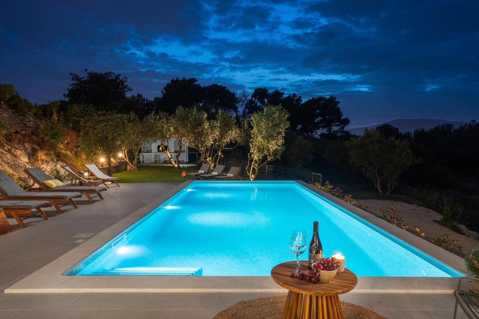 New! Villa Mamma Mia, A 6-Bedroom Property With 40Sqm Pool Podstrana Exteriör bild