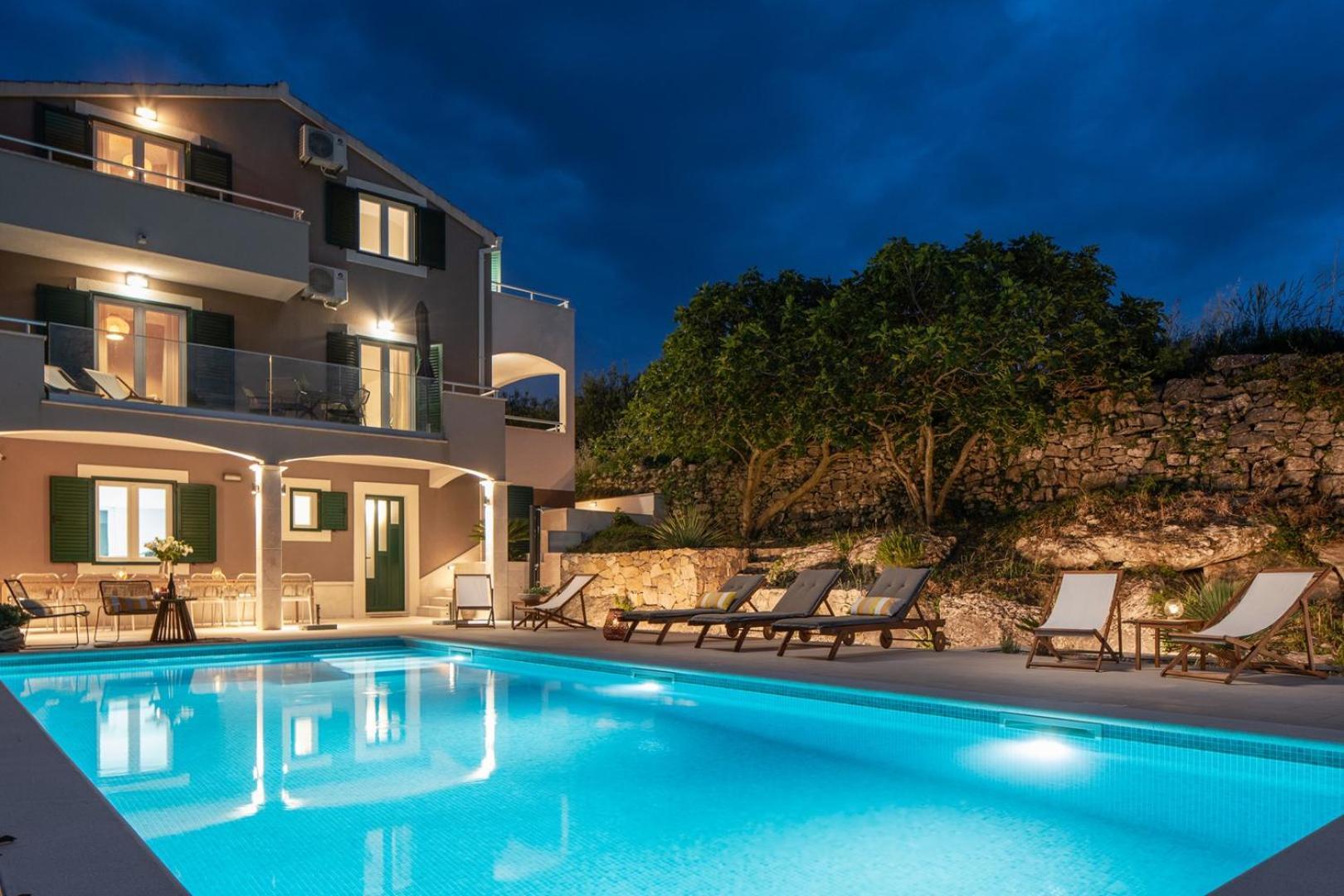 New! Villa Mamma Mia, A 6-Bedroom Property With 40Sqm Pool Podstrana Exteriör bild