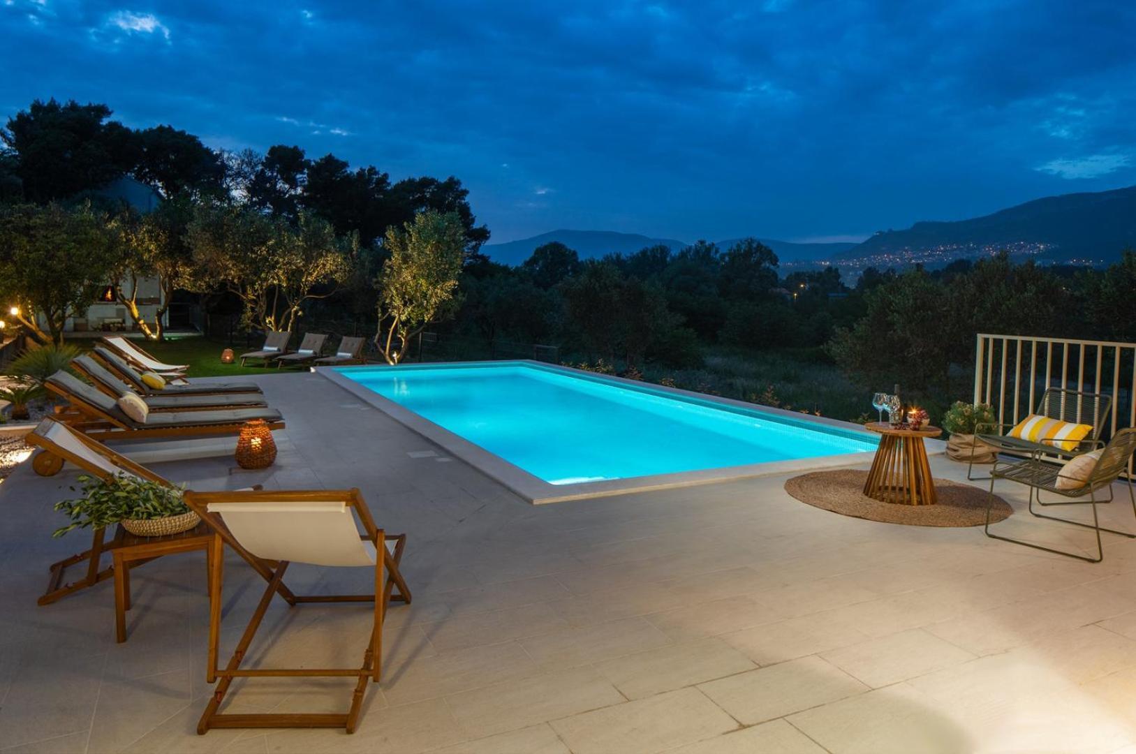 New! Villa Mamma Mia, A 6-Bedroom Property With 40Sqm Pool Podstrana Exteriör bild