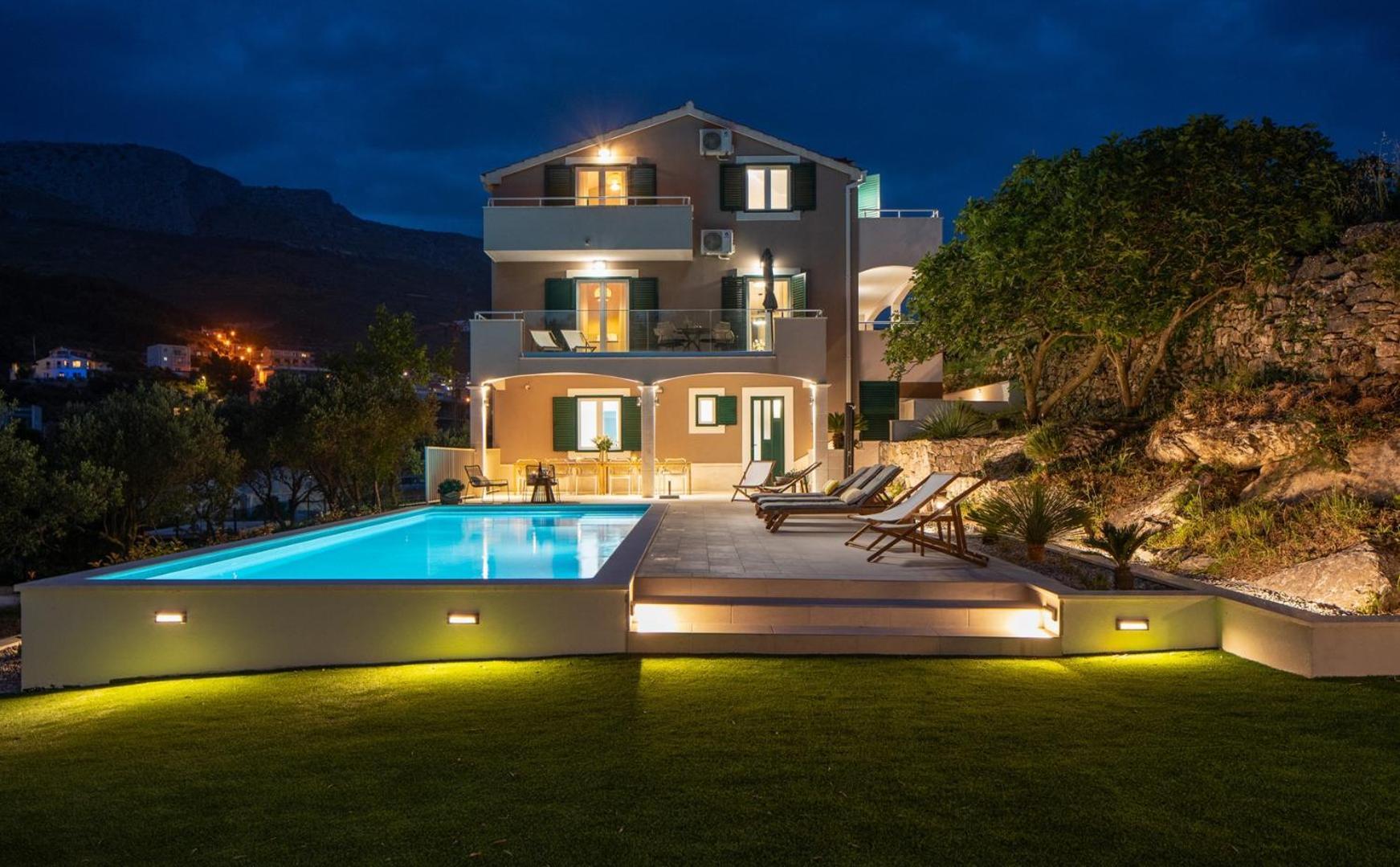 New! Villa Mamma Mia, A 6-Bedroom Property With 40Sqm Pool Podstrana Exteriör bild