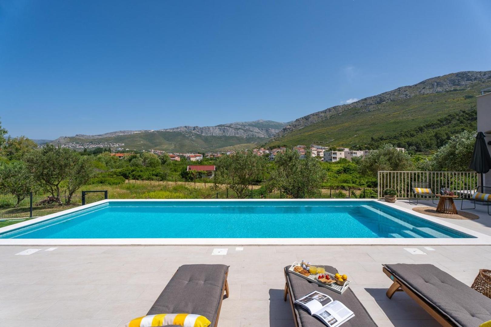 New! Villa Mamma Mia, A 6-Bedroom Property With 40Sqm Pool Podstrana Exteriör bild