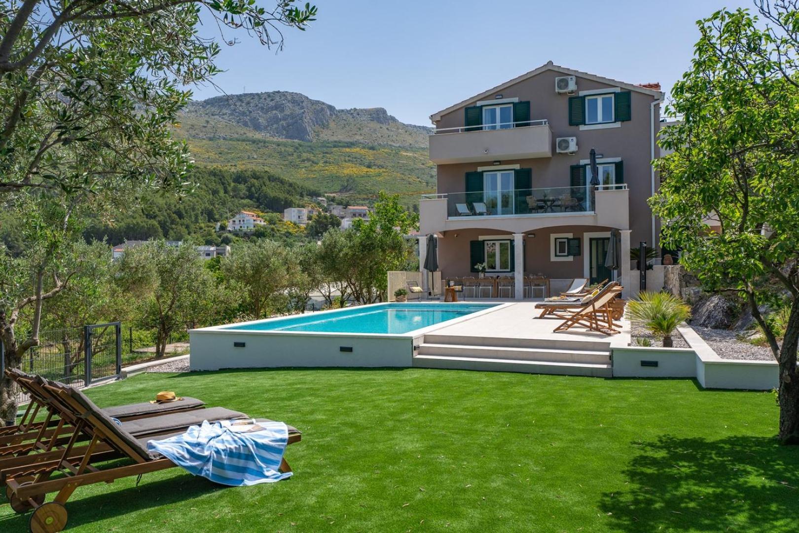 New! Villa Mamma Mia, A 6-Bedroom Property With 40Sqm Pool Podstrana Exteriör bild